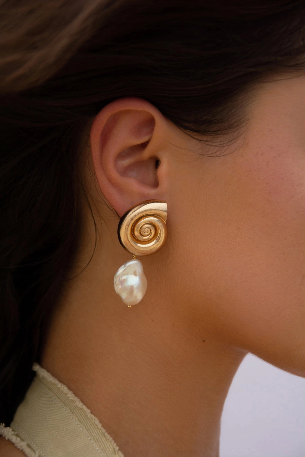 Lili Claspe La Mer Baroque Shell Earrings